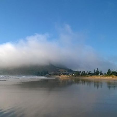 @ The Beach & Not Quite @ The Beach Holiday Cottages - Стенли Екстериор снимка